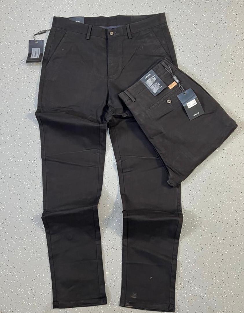 Pantalon noir classique