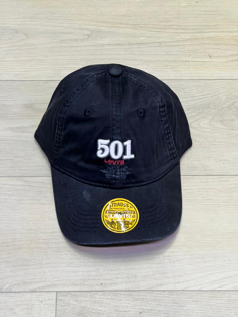 Casquette Noir Brodé “levis 501”