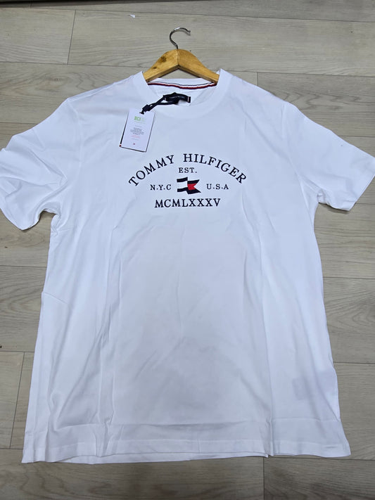 T-shirt Homme Tommy Hilfiger Blanc – Logo Brodé Classique