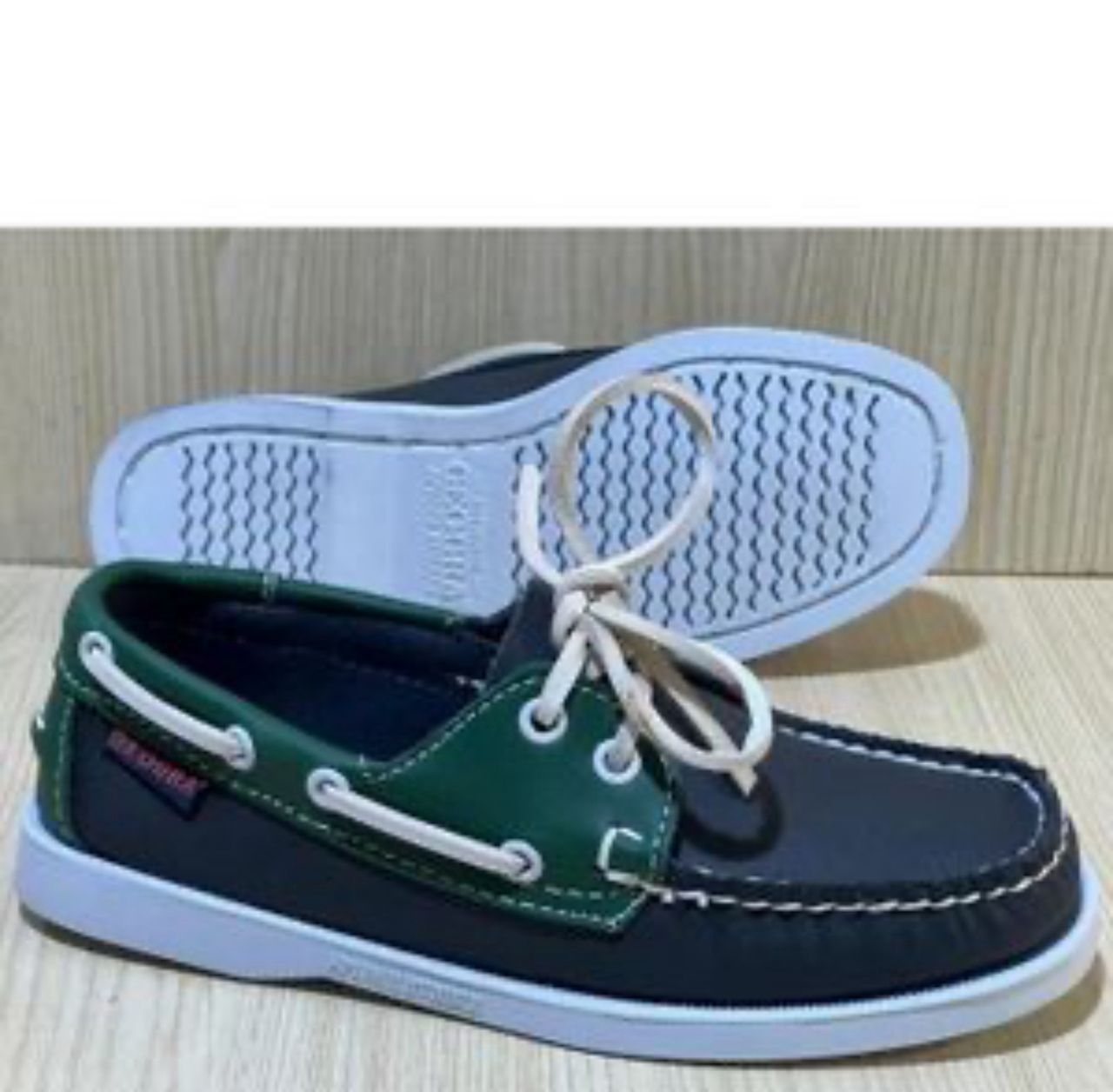 Sebago Vert et Noir – Style audacieux et raffiné