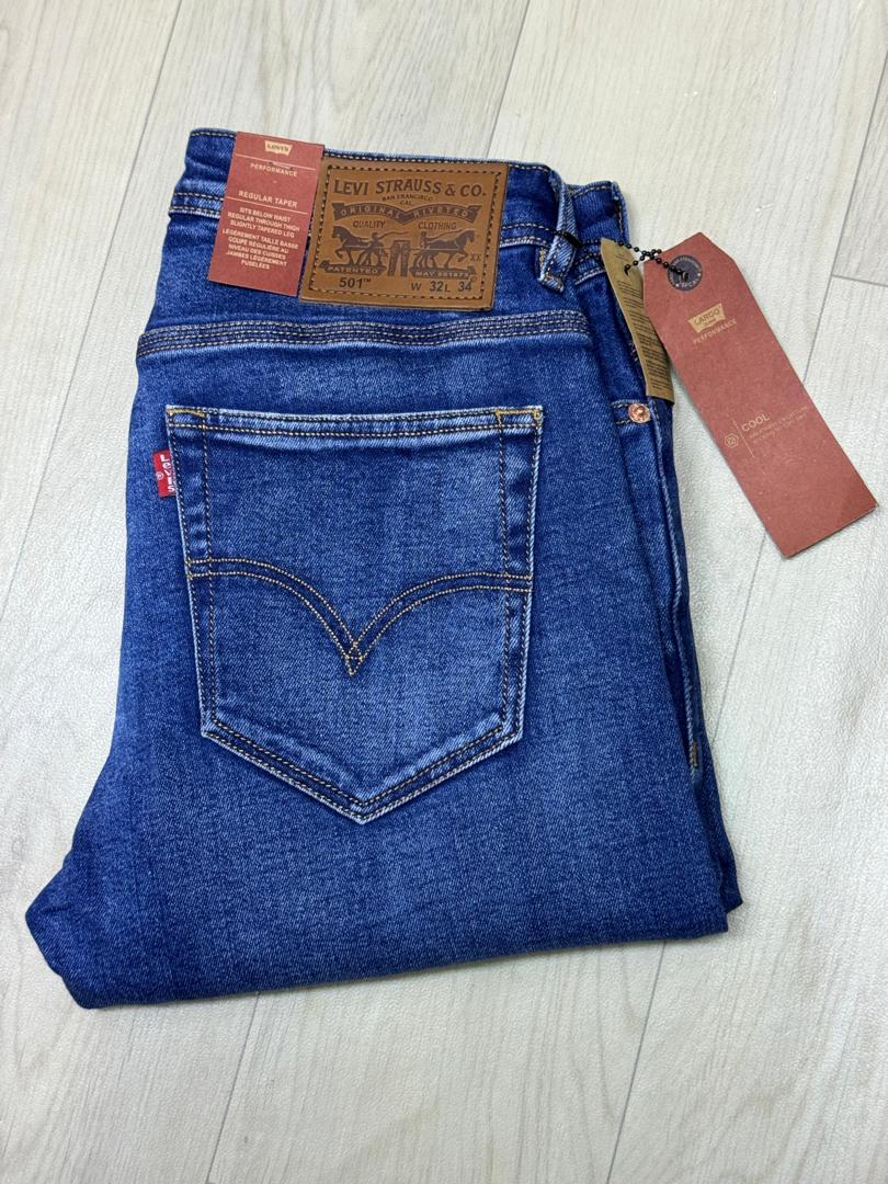 Jean Levi’s Strauss & Co bleu délavé homme 01– style classique et tendance