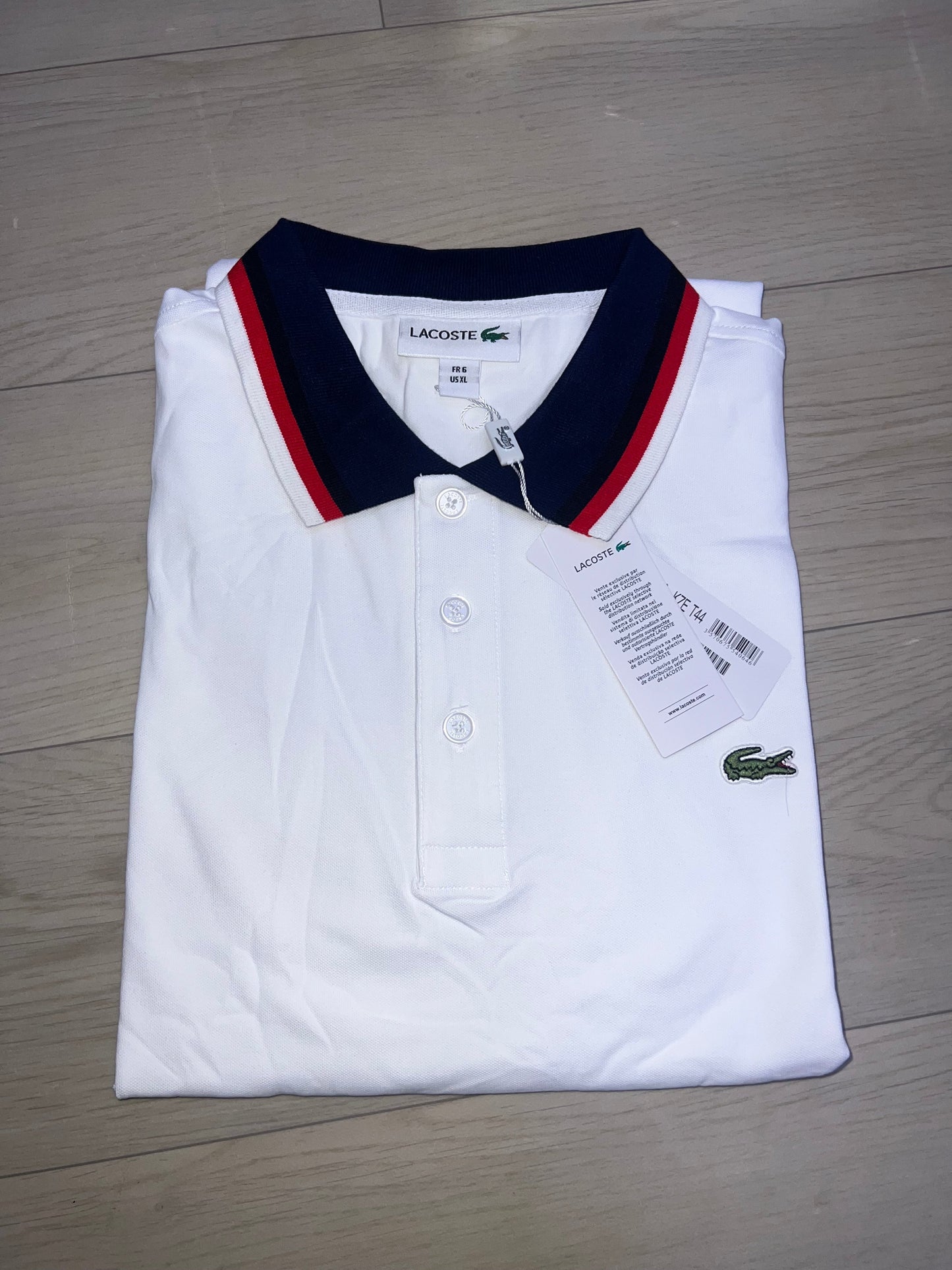 Polo Blanc Homme Lacoste – Élégance et Confort Intemporel