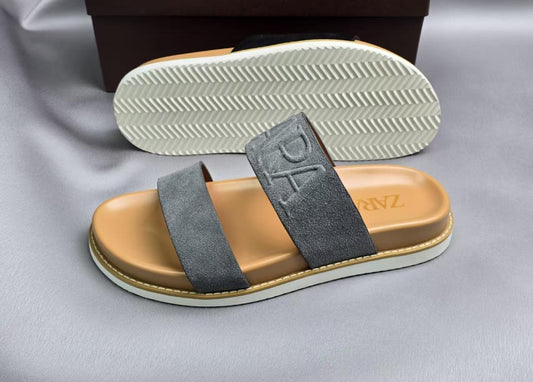 Sandale Prada Homme Grise – Élégance et Confort au Quotidien