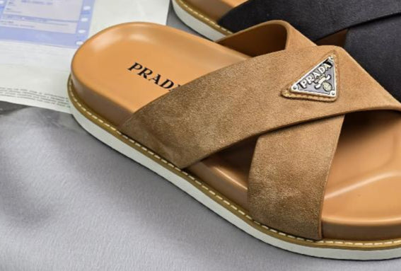 Sandale Prada Homme Marron Clair – Élégance et Confort au Quotidien