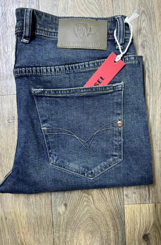 Jean Diesel Bleu Homme – Denim Authentique et Style Moderne