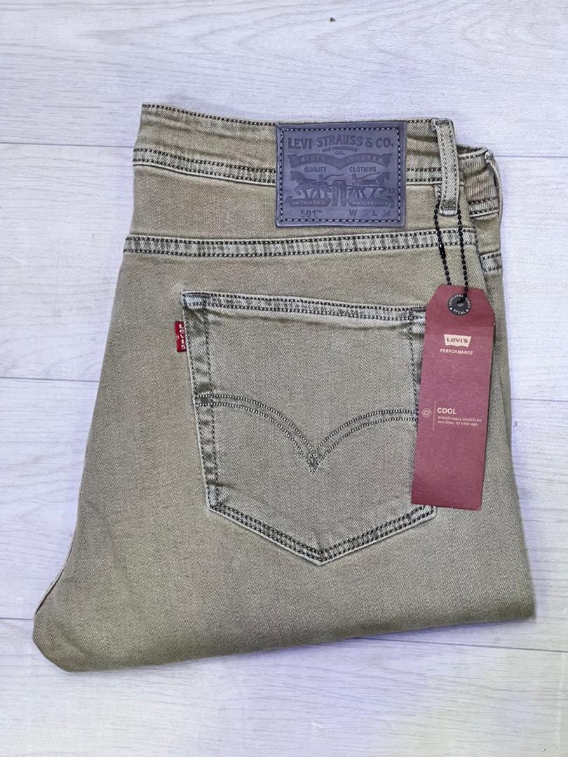 Jean bleu foncé classique – Levi’s Strauss