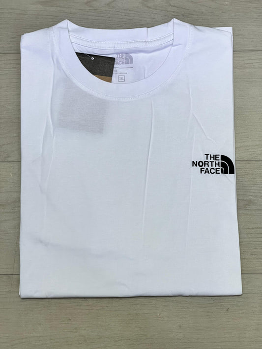 T-Shirt Blanc The North Face – Pureté & Style Outdoor