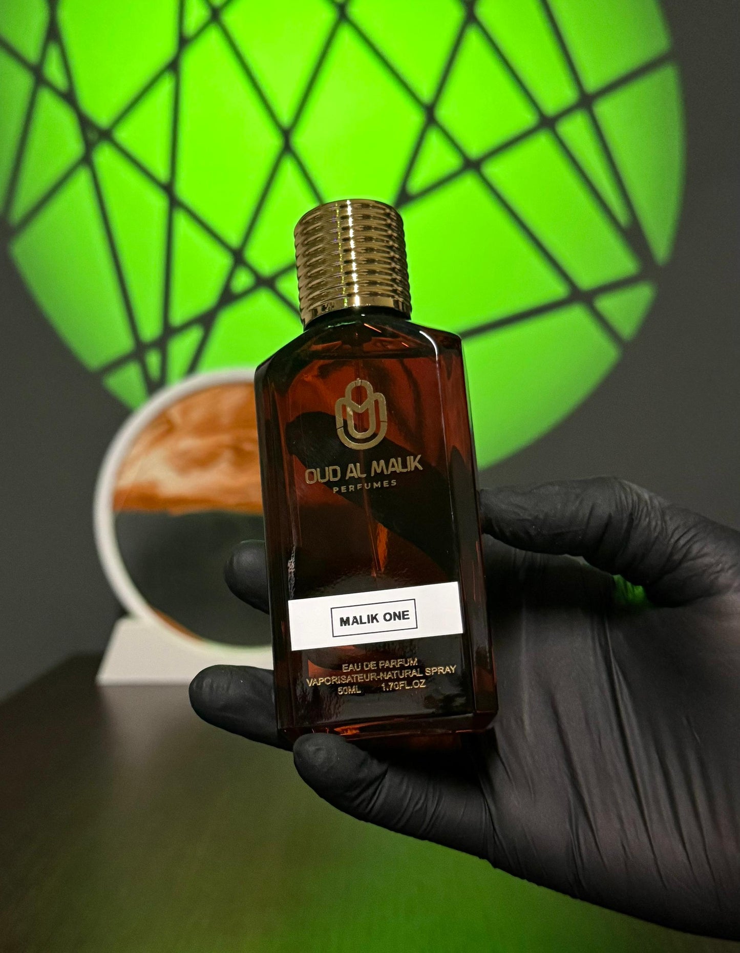 Malik One – Parfum Intense et Élégant | Oud Al Malik