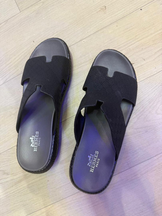 Sandales Homme Noires à Bride Large – Confort & Élégance Minimaliste