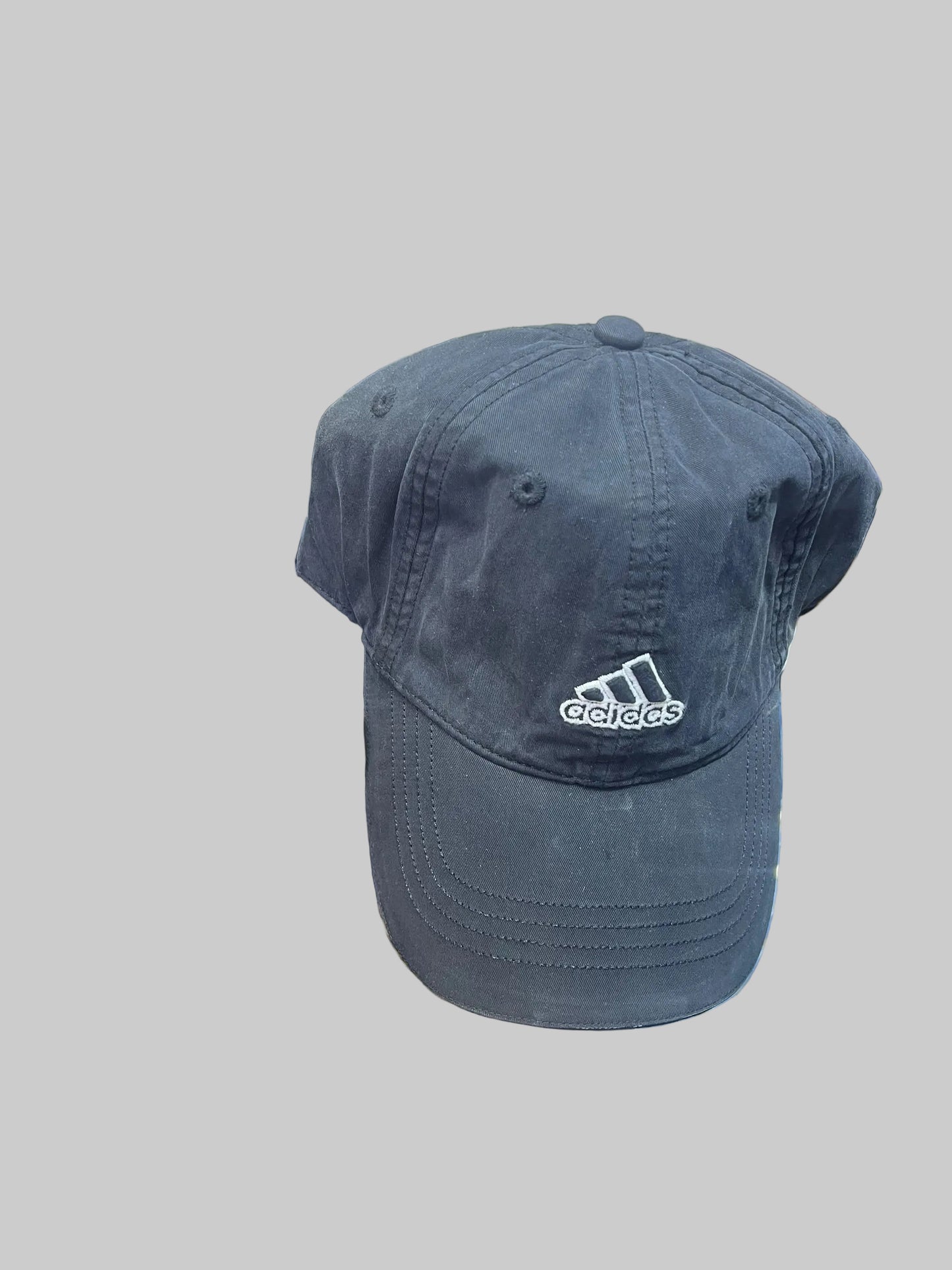 Casquette Adidas Homme – Style Sportif et Tendance (Copie)